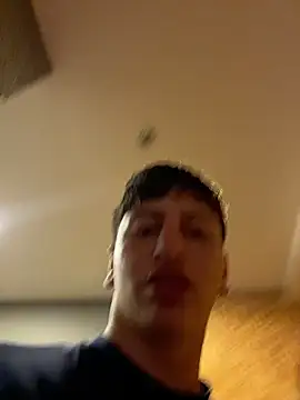 ARON LUXX online show from June 2026 04:42:02 PM