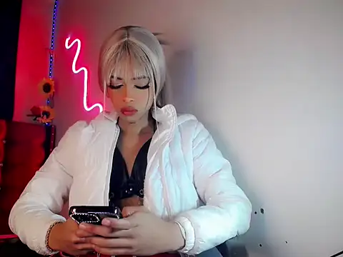 DahliaGill online show from June 2026 02:19:02 PM