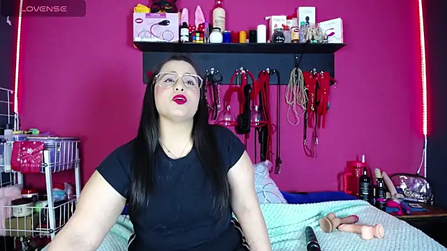 Snapshot of shannon_queen- chatting on April 2026 03:17:02 AM shannon queen- online show from April 2026 03:17:02 AM