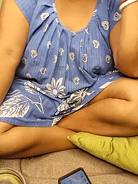 R Queen online show from July 2026 05:49:01 AM
