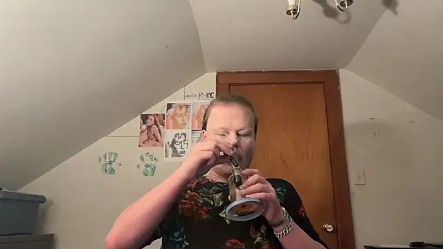 RaeganV online show from March 2026 11:52:04 PM