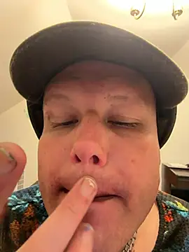 RaeganV online show from March 2026 06:02:02 PM