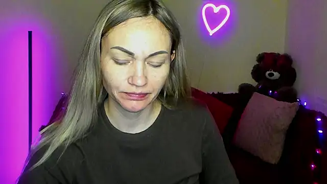 Snapshot of BlondMikey22 chatting on March 2026 05:24:02 PM BlondMikey22 online show from March 2026 05:24:02 PM