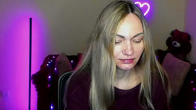 Snapshot of BlondMikey22 chatting on April 2026 05:33:01 PM BlondMikey22 online show from April 2026 05:33:01 PM