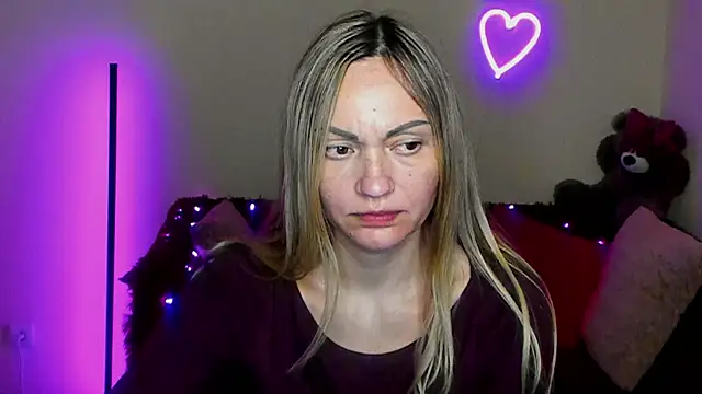 Snapshot of BlondMikey22 chatting on April 2026 04:46:01 AM BlondMikey22 online show from April 2026 04:46:01 AM