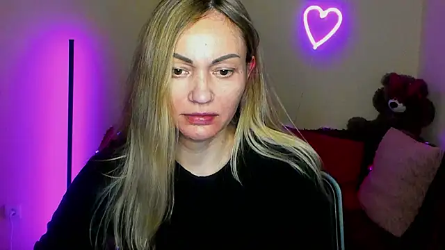 Snapshot of BlondMikey22 chatting on April 2026 05:46:01 PM BlondMikey22 online show from April 2026 05:46:01 PM