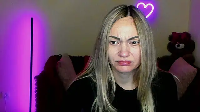 Snapshot of BlondMikey22 chatting on April 2026 05:24:02 PM BlondMikey22 online show from April 2026 05:24:02 PM