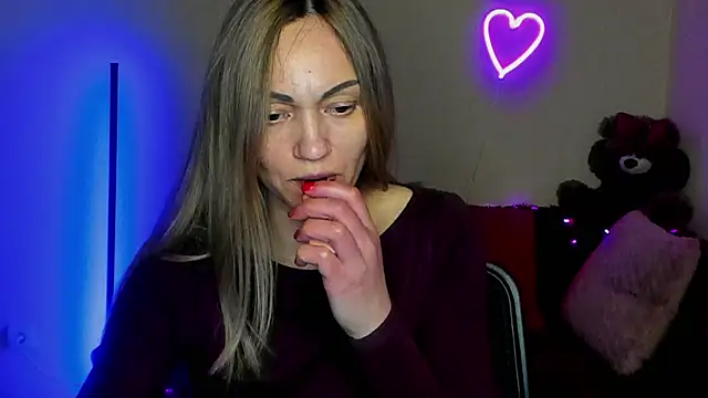 Snapshot of BlondMikey22 chatting on April 2026 05:28:01 PM BlondMikey22 online show from April 2026 05:28:01 PM