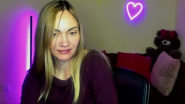 Snapshot of BlondMikey22 chatting on April 2026 07:58:02 PM BlondMikey22 online show from April 2026 07:58:02 PM