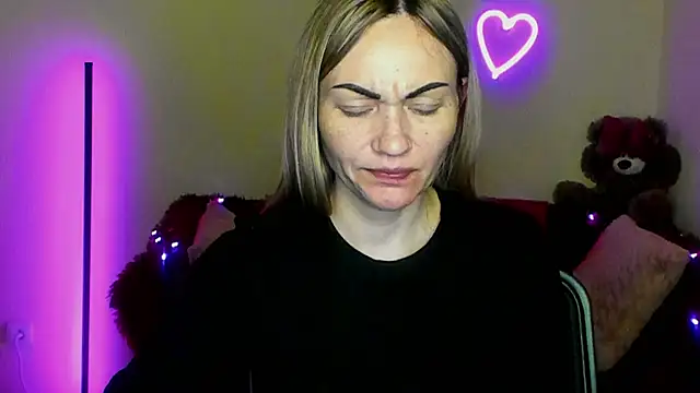 Snapshot of BlondMikey22 chatting on April 2026 07:58:01 PM BlondMikey22 online show from April 2026 07:58:01 PM