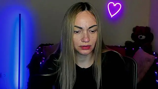 Snapshot of BlondMikey22 chatting on April 2026 05:23:01 PM BlondMikey22 online show from April 2026 05:23:01 PM