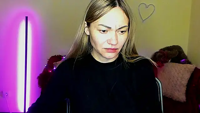 Snapshot of BlondMikey22 chatting on April 2026 05:26:01 PM BlondMikey22 online show from April 2026 05:26:01 PM