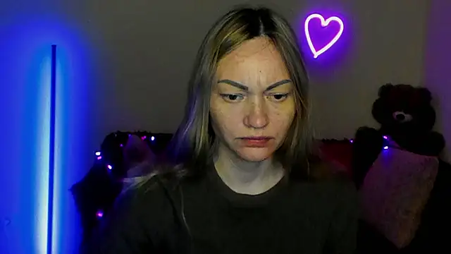 Snapshot of BlondMikey22 chatting on May 2026 05:24:01 AM BlondMikey22 online show from May 2026 05:24:01 AM