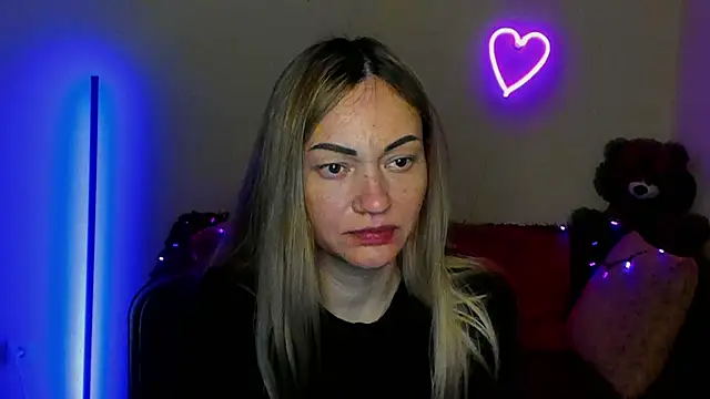 Snapshot of BlondMikey22 chatting on May 2026 05:26:02 AM BlondMikey22 online show from May 2026 05:26:02 AM
