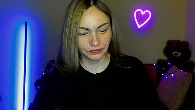 Snapshot of BlondMikey22 chatting on May 2026 05:24:01 AM BlondMikey22 online show from May 2026 05:24:01 AM
