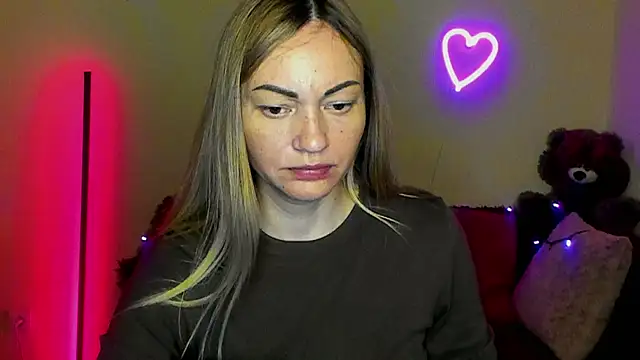 Snapshot of BlondMikey22 chatting on May 2026 11:28:01 AM BlondMikey22 online show from May 2026 11:28:01 AM