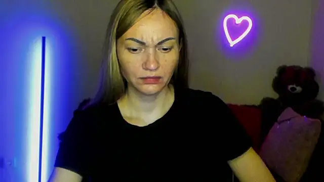Snapshot of BlondMikey22 chatting on May 2026 05:23:02 AM BlondMikey22 online show from May 2026 05:23:02 AM