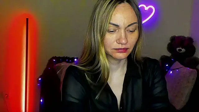 Snapshot of BlondMikey22 chatting on May 2026 05:26:01 AM BlondMikey22 online show from May 2026 05:26:01 AM