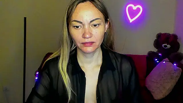 Snapshot of BlondMikey22 chatting on June 2026 11:23:01 AM BlondMikey22 online show from June 2026 11:23:01 AM