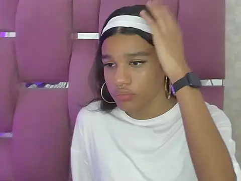 KatyyLuv online show from February 2026 01:37:01 PM