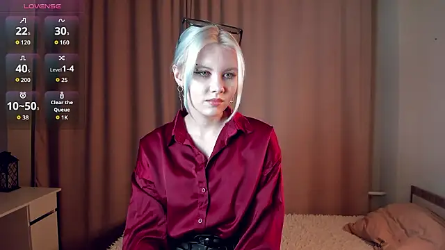 GoldenLenarz online show from March 2026 11:13:01 AM