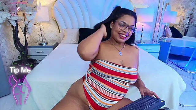 YazminJenner online show from April 2026 04:50:01 AM