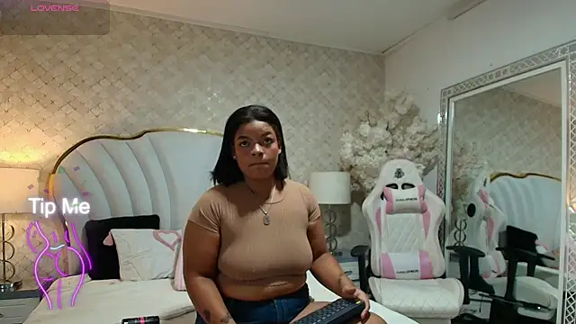 YazminJenner online show from May 2026 04:30:02 AM