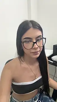 Snapshot of Lili_Stone_ chatting on April 2026 05:45:02 AM Lili Stone online show from April 2026 05:45:02 AM