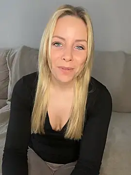 Snapshot of emily-becker22 chatting on February 2026 10:35:01 AM emily-becker22 online show from February 2026 10:35:01 AM