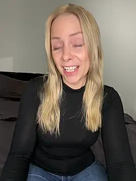 Snapshot of emily-becker22 chatting on March 2026 07:10:02 PM emily-becker22 online show from March 2026 07:10:02 PM