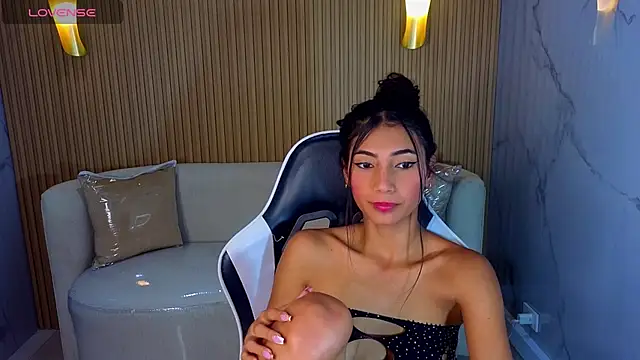 Perla Moon Tx online show from February 2026 12:39:02 PM