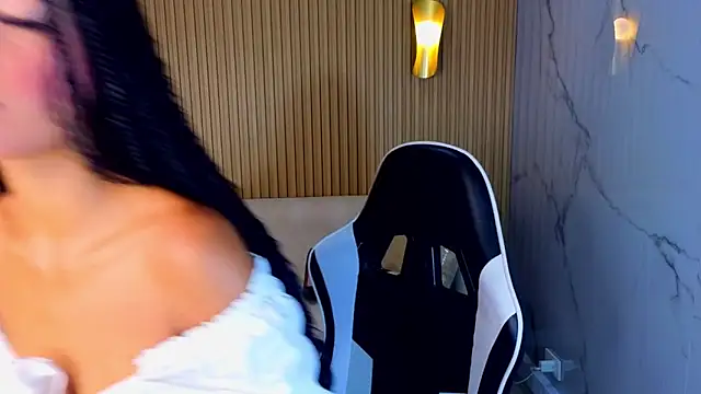 Perla Moon Tx online show from March 2026 12:32:01 PM