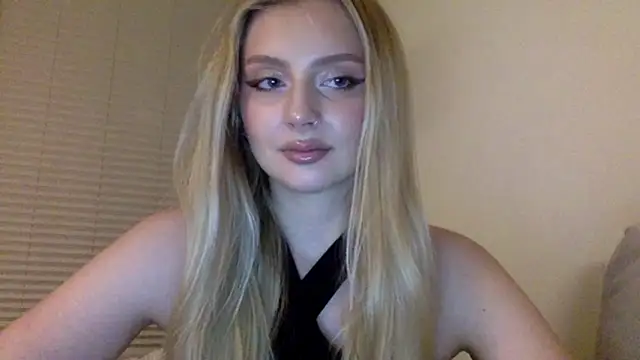 MayaWetDream online show from May 2026 08:25:01 PM