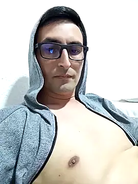 aaron latin69 online show from February 2026 08:45:01 PM