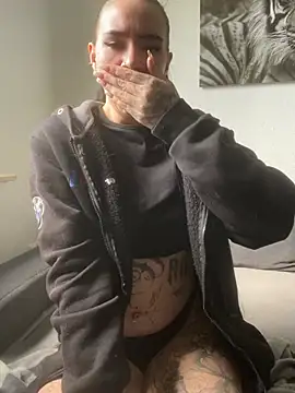 zoeelovee online show from March 2026 11:44:02 AM