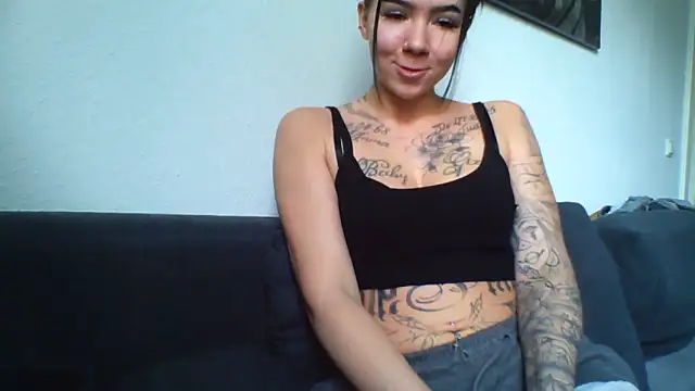 zoeelovee online show from March 2026 10:15:02 AM