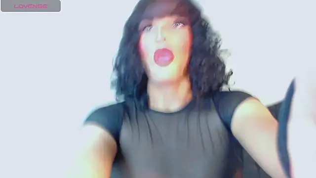 Snapshot of Zonce_shimer chatting on March 2026 04:31:01 AM Zonce shimer online show from March 2026 04:31:01 AM