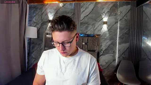 Manson and Zoe online show from June 2026 11:34:02 AM