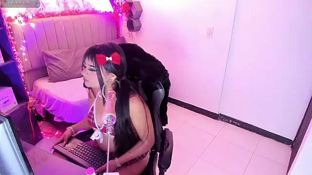 Evelin Slimx online show from February 2026 07:23:02 AM