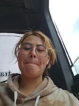 Mari-98 online show from May 2026 04:25:02 PM