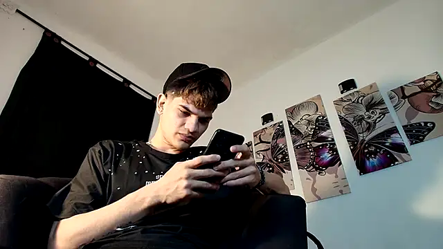 Snapshot of Jesshot_bigcock20cm chatting on April 2026 02:15:02 AM Jesshot bigcock20cm online show from April 2026 02:15:02 AM