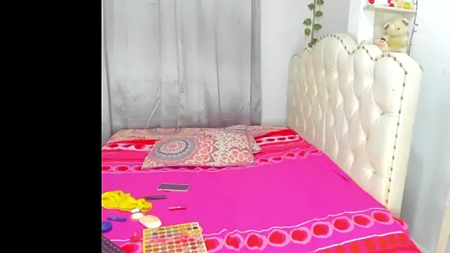 sweet supreme online show from April 2026 11:01:01 AM