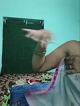 Snapshot of Tamilkannadacouple chatting on June 2026 01:48:02 PM Tamilkannadacouple online show from June 2026 01:48:02 PM