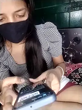 Naina-hott online show from March 2026 06:57:01 PM