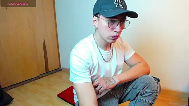 Emmanuel Lust online show from March 2026 12:21:01 PM