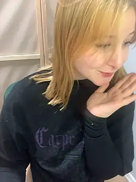 Snapshot of MargoPinky1 chatting on April 2026 07:25:02 PM MargoPinky1 online show from April 2026 07:25:02 PM