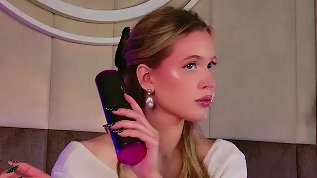 Snapshot of Beckie_White chatting on March 2026 09:10:01 PM Beckie White online show from March 2026 09:10:01 PM