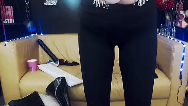 GoddessGeo online show from November 2025 05:23:01 PM