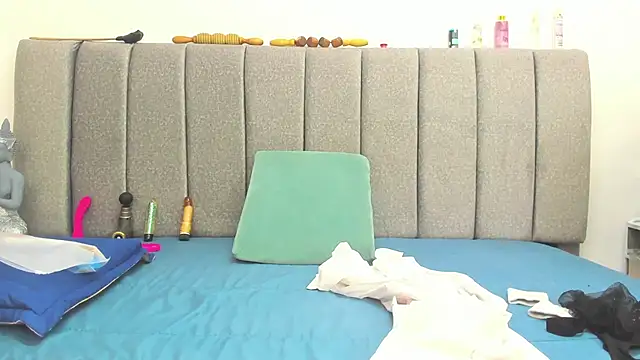 Giselle James online show from March 2026 07:53:01 PM