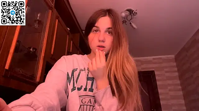 Snapshot of LovelySilk_63 chatting on March 2026 06:49:01 AM LovelySilk 63 online show from March 2026 06:49:01 AM